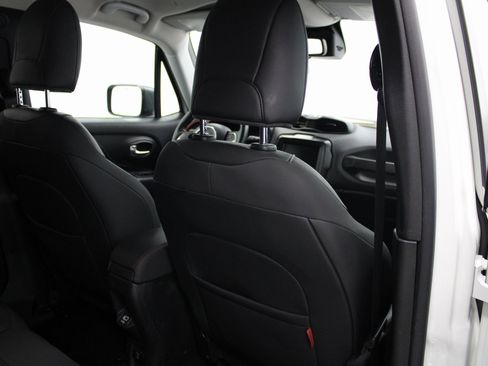 Used 2019 Jeep Renegade Trailhawk image 24