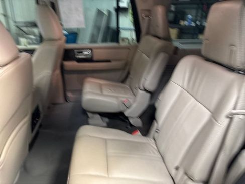 Used 2016 Lincoln Navigator Select AWD/4WD image 38