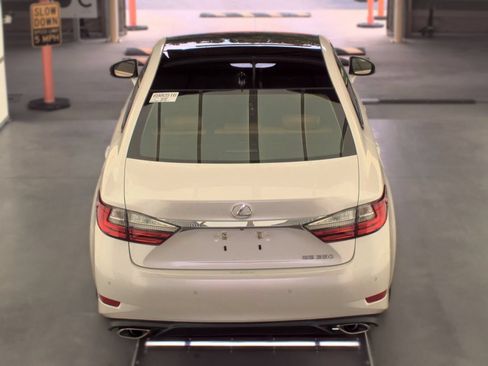 Used 2016 Lexus ES 350 FWD image 2