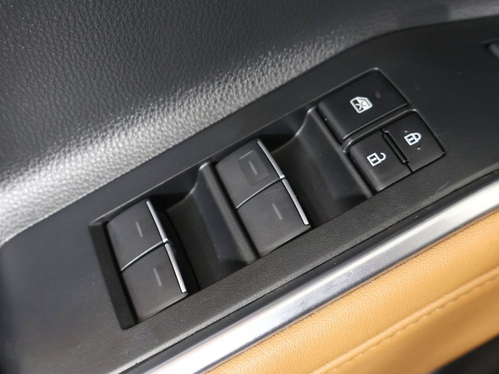 Used 2023 Toyota Highlander Platinum AWD/4WD image 44
