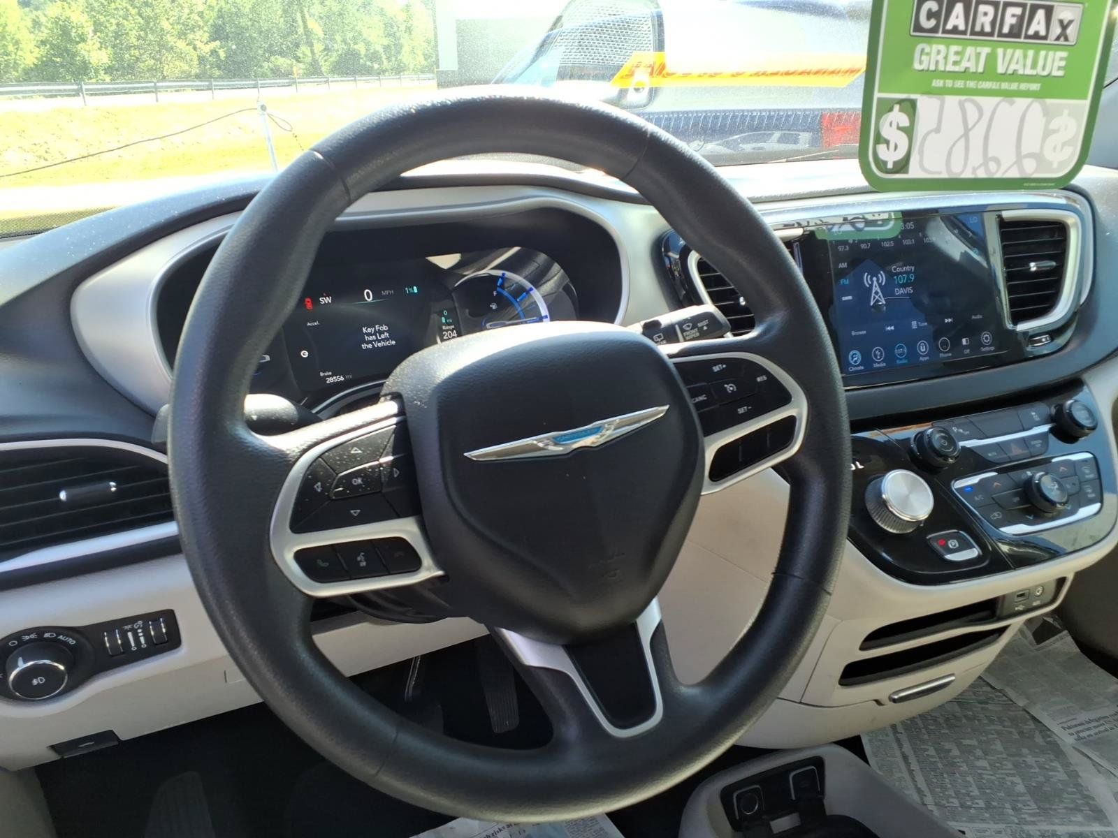 Used 2018 Chrysler Pacifica Touring Plus FWD image 5