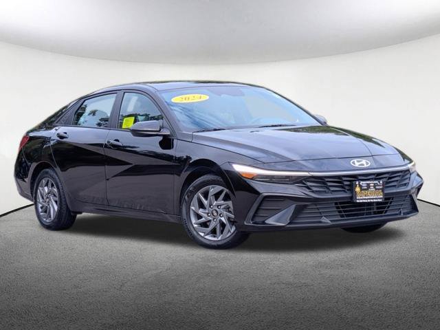 Used 2024 Hyundai Elantra Blue FWD image 2