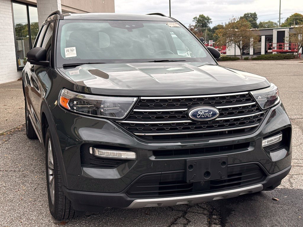 Used 2022 Ford Explorer XLT w/ Equipment Group 202A AWD/4WD image 16