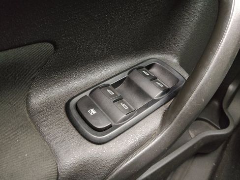 Used 2017 Ford Fiesta SE image 27