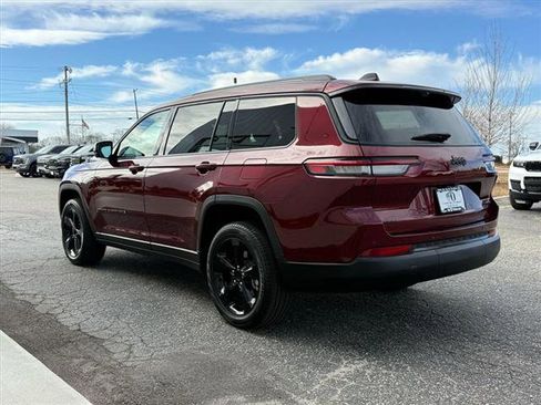Certified 2025 Jeep Grand Cherokee L Limited w/ Luxury Tech Group II image 5
