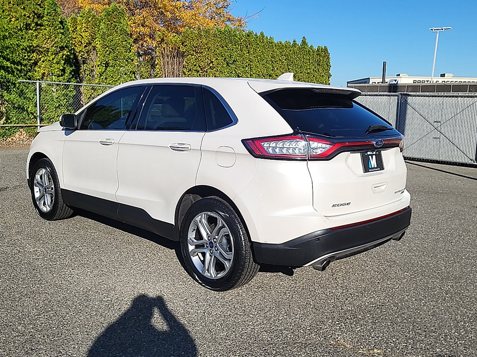 Used 2017 Ford Edge Titanium w/ Technology Package AWD/4WD image 5