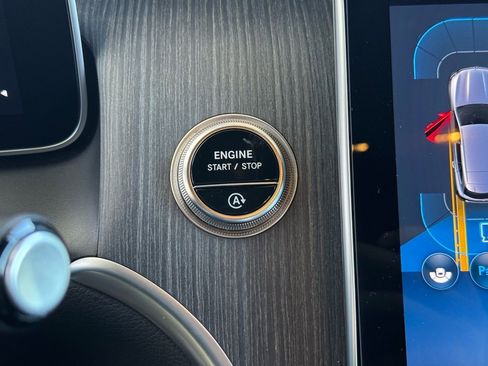 Certified 2025 Mercedes-Benz GLC 300 image 33