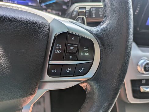 Used 2020 Ford Explorer XLT RWD image 15