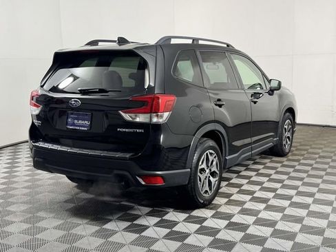 Used 2020 Subaru Forester Premium image 10