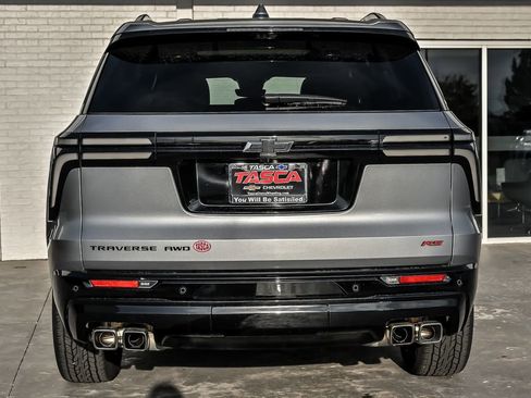 Certified 2024 Chevrolet Traverse RS w/ LPO, Floor Liner Package AWD/4WD image 9