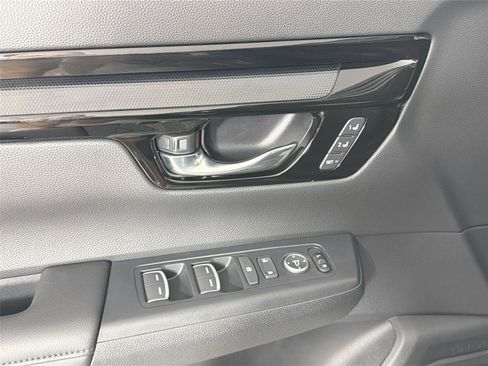 Used 2025 Honda CR-V EX-L image 17