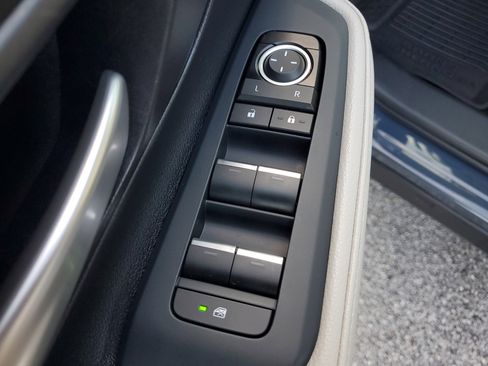 Certified 2025 Toyota Grand Highlander FWD image 21