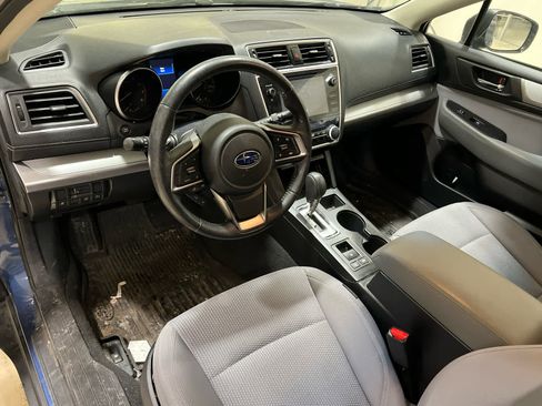 Used 2019 Subaru Outback 2.5i Premium image 11