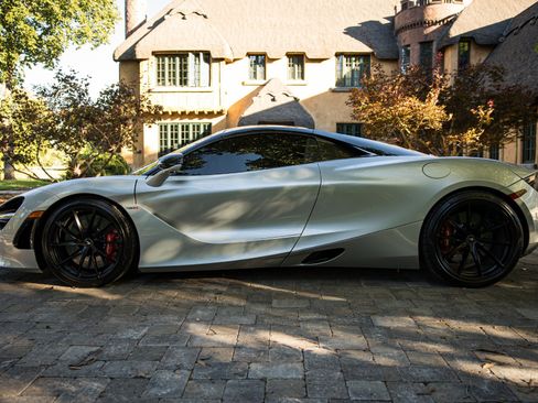 Used 2021 McLaren 720S Performance RWD image 44