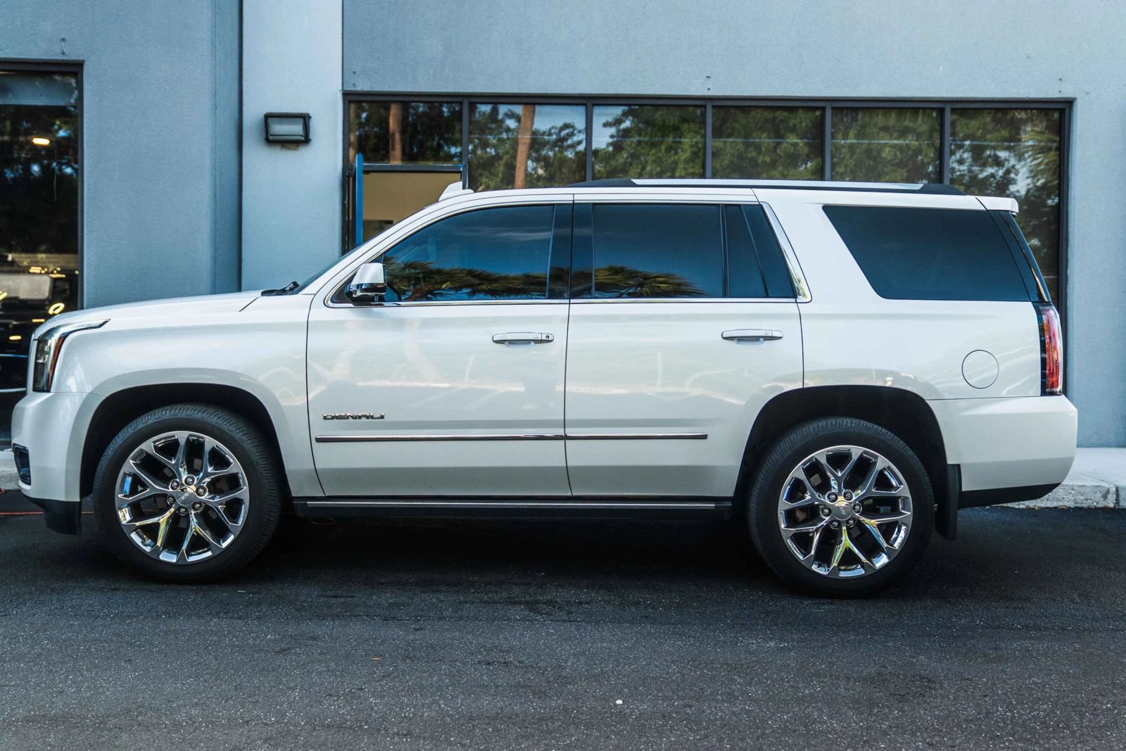 Used 2018 GMC Yukon Denali w/ Open Road Package RWD image 10