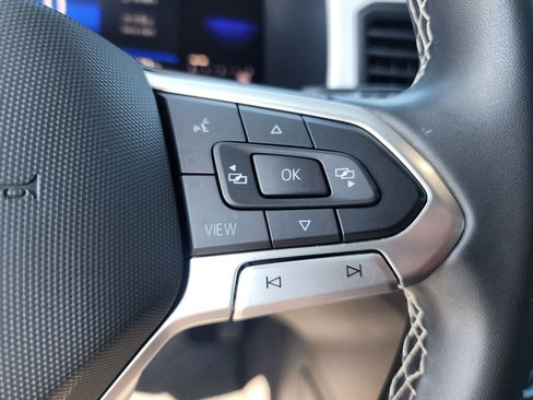 Used 2022 Volkswagen Atlas Cross Sport SE image 28