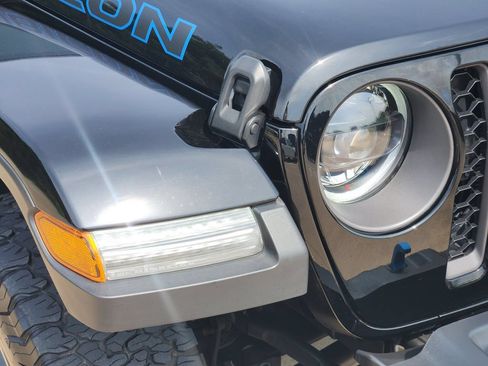 Used 2023 Jeep Wrangler Unlimited Rubicon 4xe AWD/4WD image 9