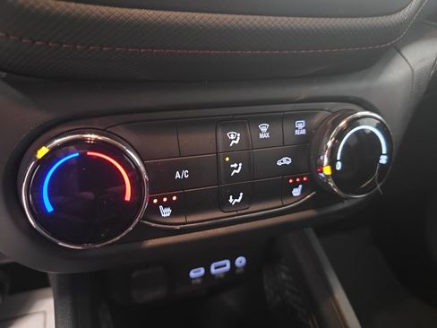Used 2023 Chevrolet TrailBlazer RS AWD/4WD image 24