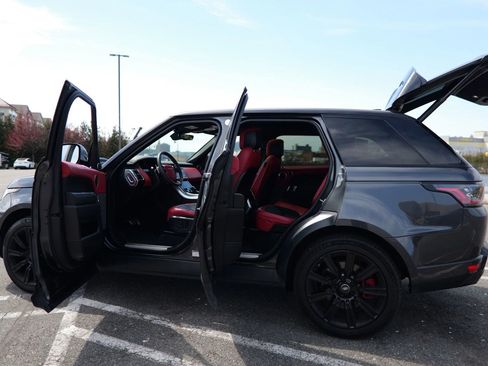 Used 2019 Land Rover Range Rover Sport HST image 11