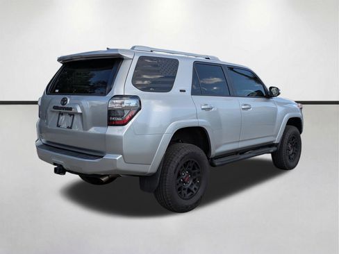 Used 2017 Toyota 4Runner SR5 Premium AWD/4WD image 5