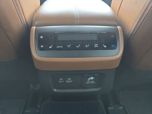 Used 2024 Nissan Pathfinder Platinum FWD image 26