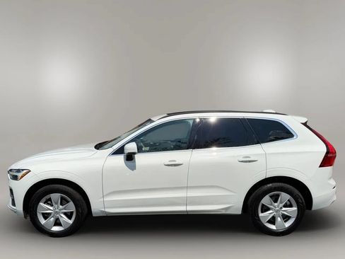 Used 2022 Volvo XC60 B5 Momentum AWD/4WD image 2