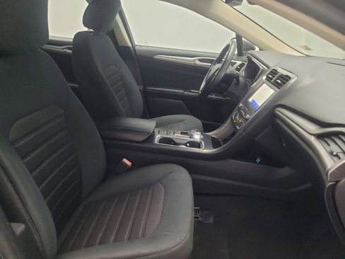 Used 2020 Ford Fusion SE FWD image 21
