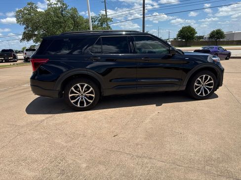 Used 2022 Ford Explorer ST-Line w/ Class IV Trailer Tow Package AWD/4WD image 8