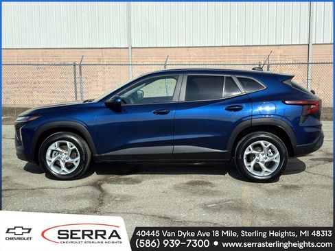 Certified 2024 Chevrolet Trax LS w/ LS Convenience Package image 2