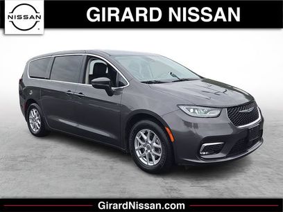 Used 2023 Chrysler Pacifica Touring-L