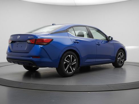 Used 2025 Nissan Sentra SV image 9