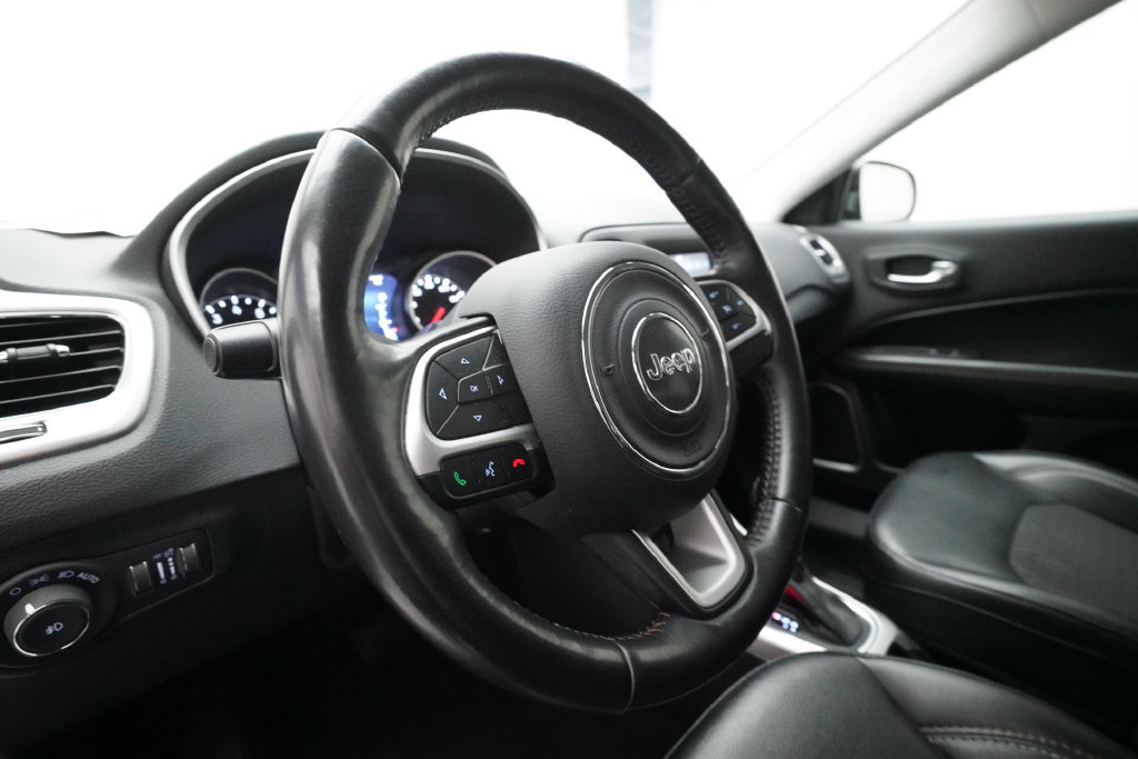 Used 2018 Jeep Compass Latitude w/ Popular Equipment Group AWD/4WD image 8
