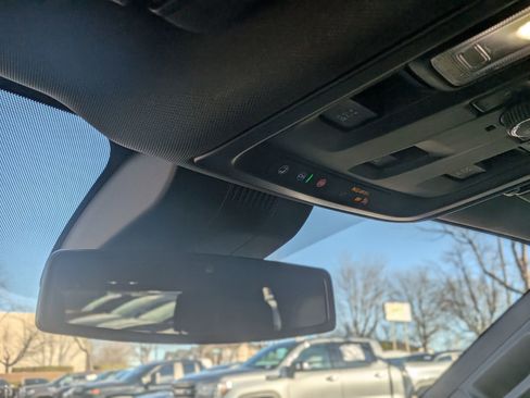 Used 2023 Chevrolet Tahoe Z71 w/ Z71 Off-Road Package image 32