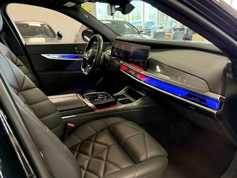 Used 2024 BMW 740i w/ Premium Package RWD image 26
