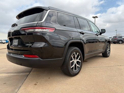 Used 2024 Jeep Grand Cherokee L Limited w/ Luxury Tech Group II image 19