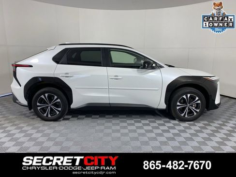 Used 2023 Toyota bZ4X XLE w/ Weather Package AWD/4WD image 8