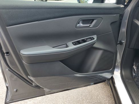 New 2026 Nissan Leaf image 10