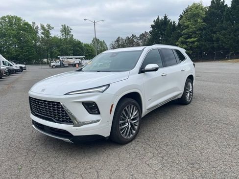 Used 2025 Buick Enclave Avenir AWD/4WD image 1