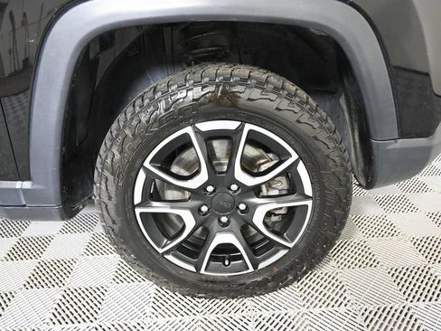 Used 2024 Jeep Compass Trailhawk AWD/4WD image 11