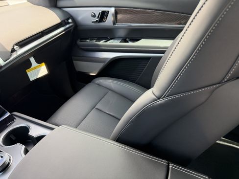 New 2027 Cadillac Vistiq Luxury w/ LPO, Floor Liner Package AWD/4WD image 14