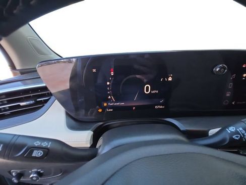 Used 2024 Buick Encore GX Sport Touring FWD image 14