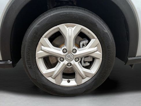 Used 2025 Honda HR-V LX image 9