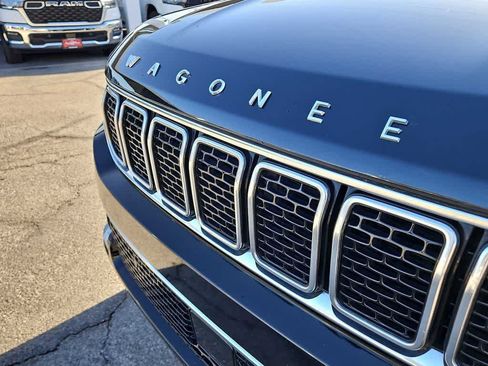 Used 2024 Jeep Wagoneer Series II w/ Flexible Seating Group AWD/4WD image 13
