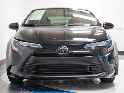 Used 2025 Toyota Corolla LE FWD image 30