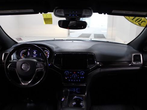 Used 2019 Jeep Grand Cherokee Limited AWD/4WD image 2