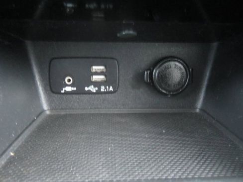 Used 2020 Subaru Forester Limited image 41