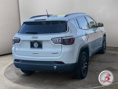 Used 2018 Jeep Compass Latitude w/ Popular Equipment Group FWD image 4