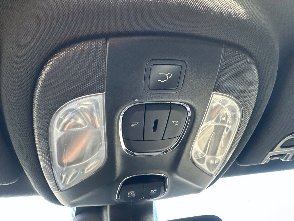 Used 2025 Jeep Compass Limited w/ Elite Group AWD/4WD image 27