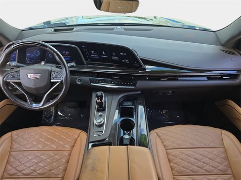 Used 2022 Cadillac Escalade Premium Luxury w/ Performance Package image 10