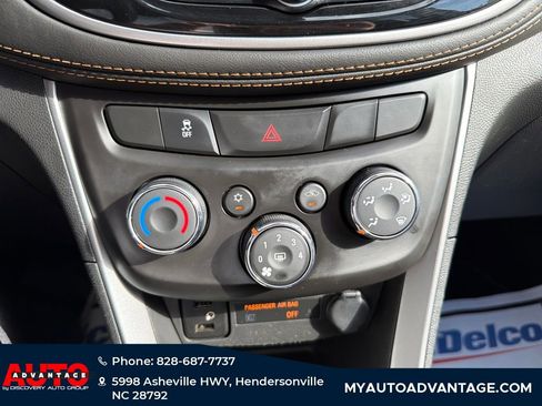 Used 2022 Chevrolet Trax LT w/ Driver Confidence Package image 17